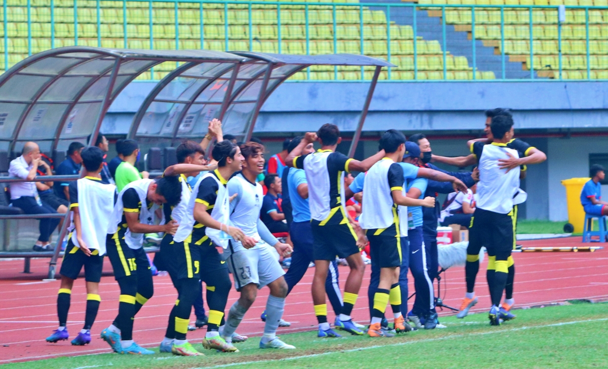 u19 việt nam thua đậm u19 malaysia ở bán kết u19 Đông nam Á 2022 hình ảnh 1 u19 viet nam thua dam u19 malaysia o ban ket u19 Dong nam A 2022 hinh anh 1