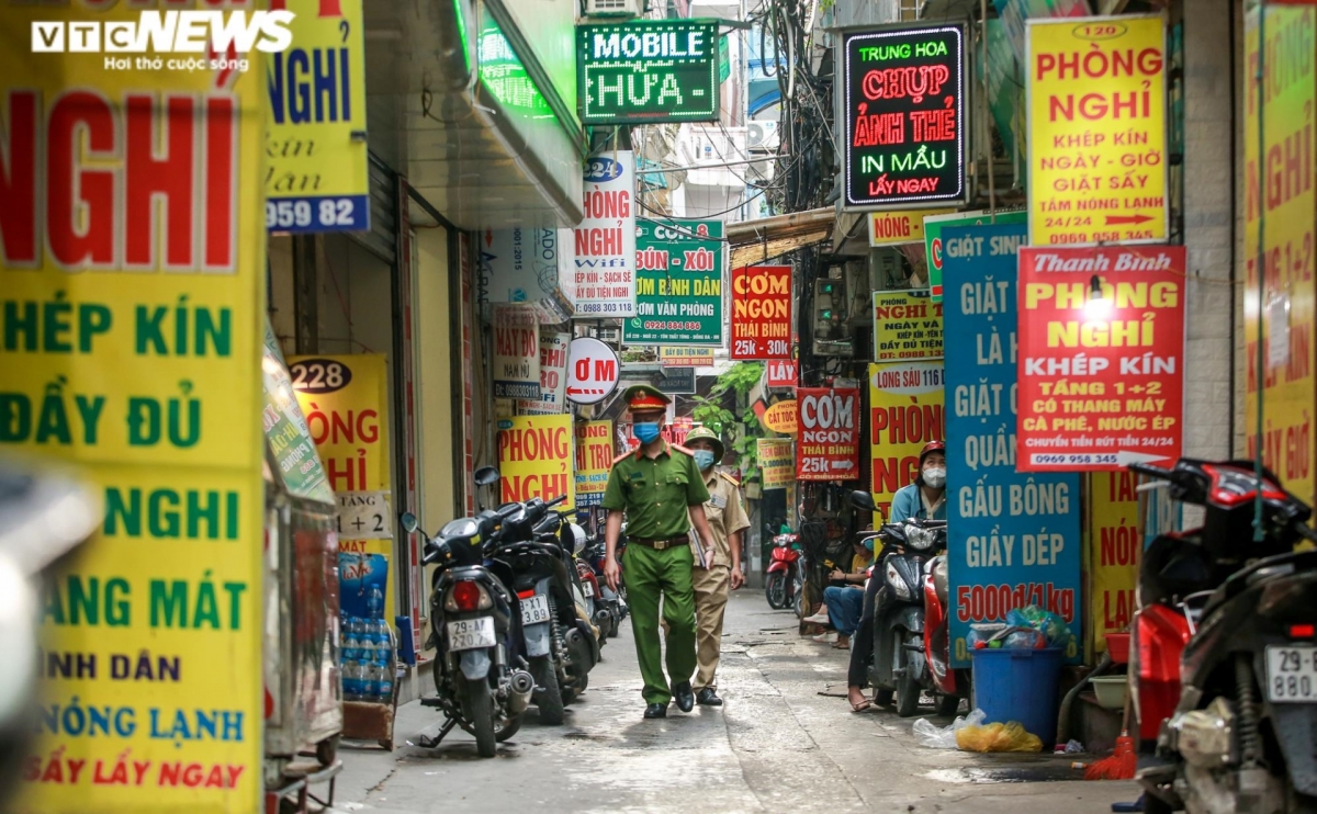  mat than ngay dem bao ve an ninh cho ngo pho thu do hinh anh 1