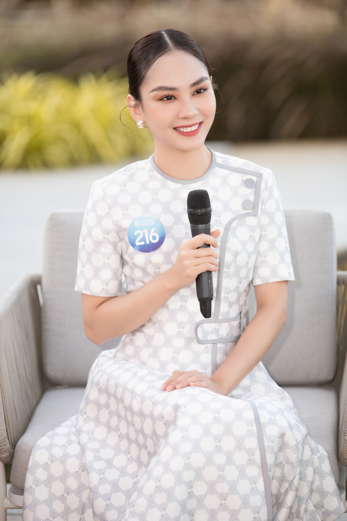luong thuy linh cung thi sinh miss world vietnam tranh luan ve nu quyen hinh anh 3