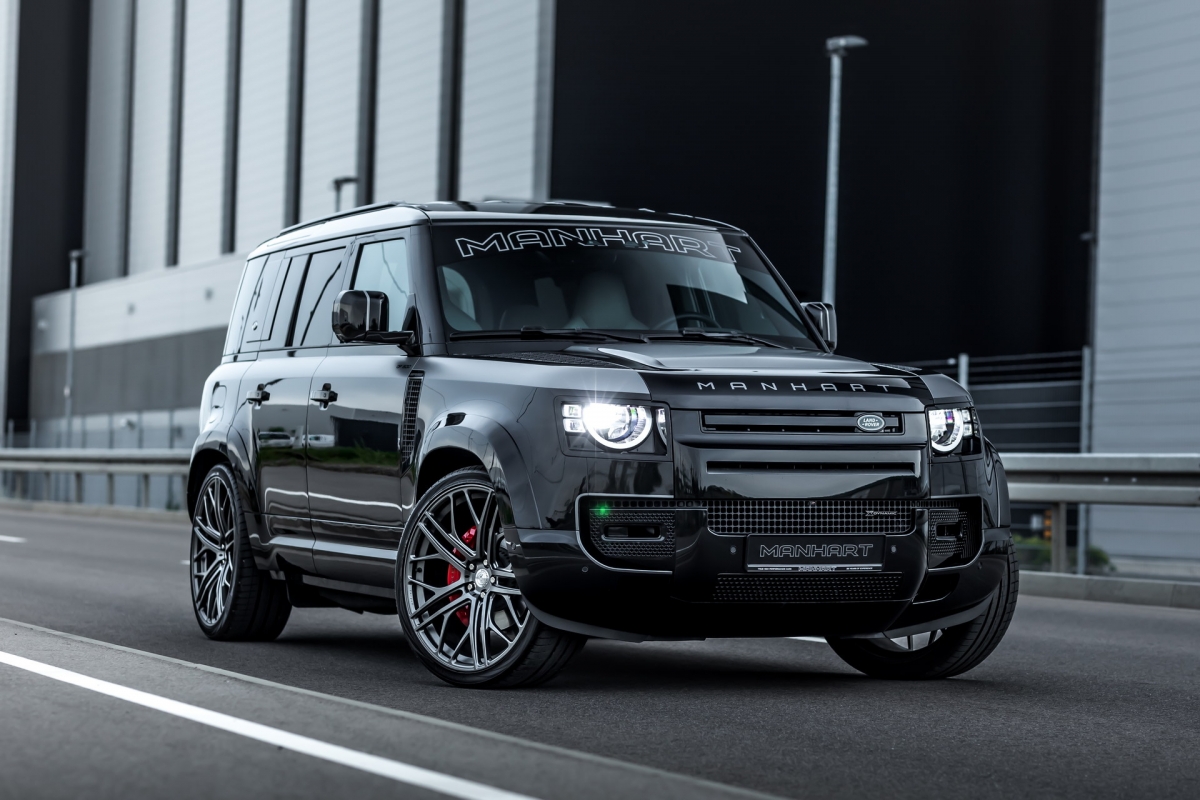 ngam chiec land rover defender phien ban do cua manhart hinh anh 1