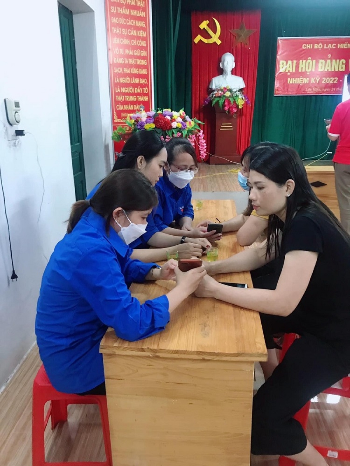 khi zalo tro thanh kenh ket noi nguoi dan va chinh quyen o tung thon, xa hinh anh 3
