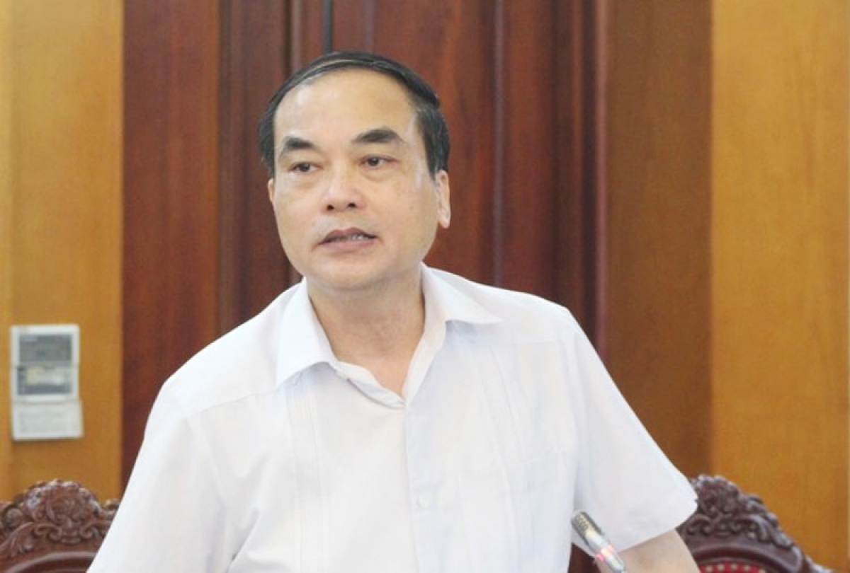 nguoi trung dung khong dam lam de giu ghe cung nen thay the hinh anh 2