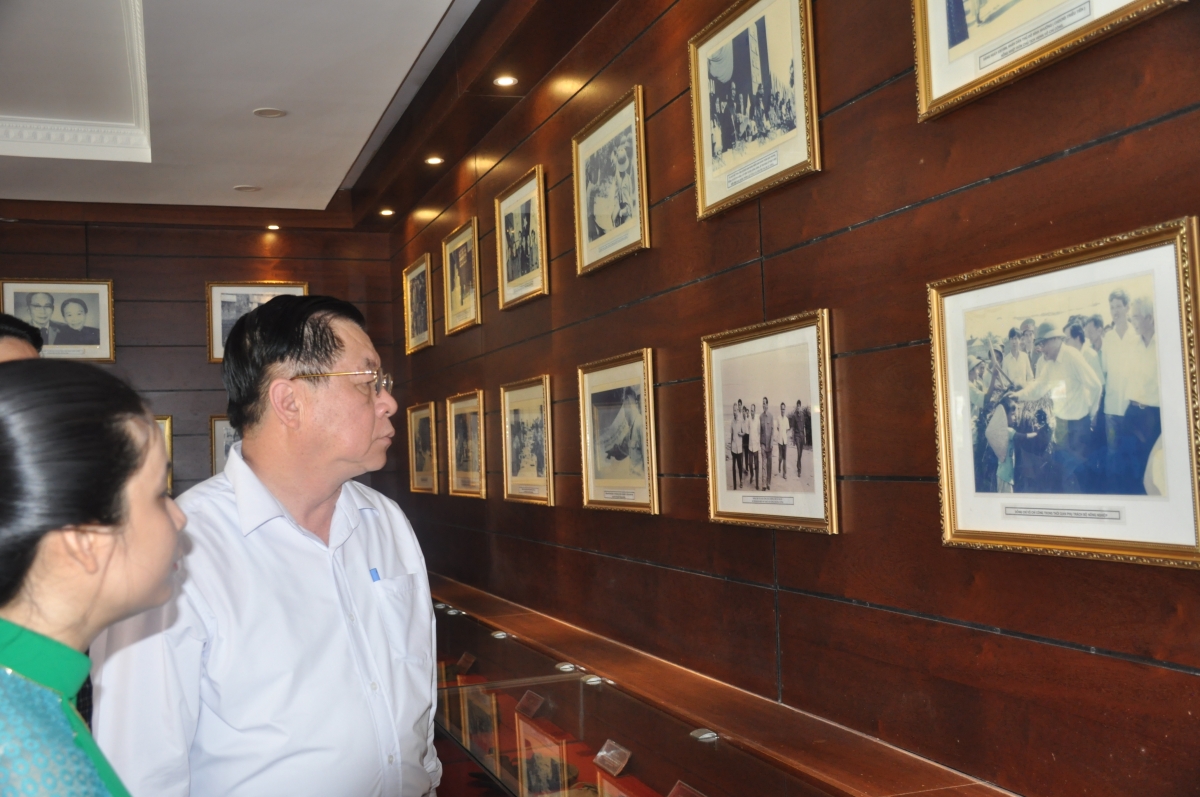 truong ban tuyen giao trung uong dang huong khu luu niem dong chi vo chi cong hinh anh 2