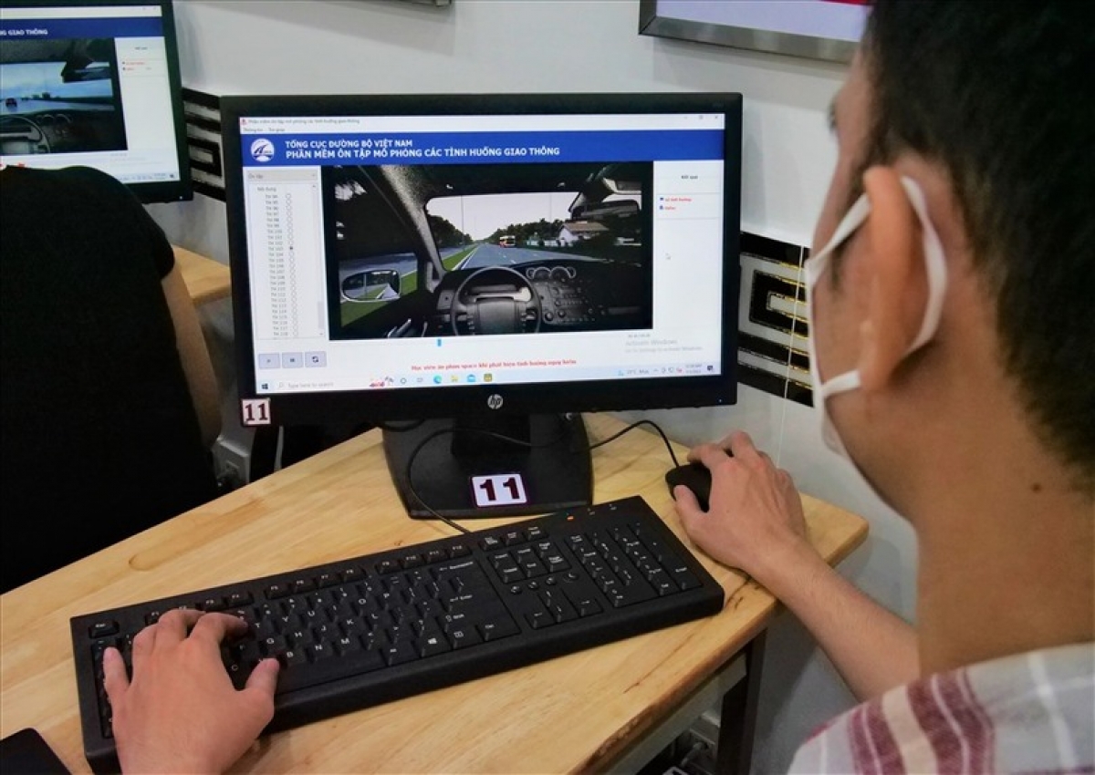 người học lái xe khốn khổ với phần mềm mô phỏng trên mạng hình ảnh 1 nguoi hoc lai xe khon kho voi phan mem mo phong tren mang hinh anh 1