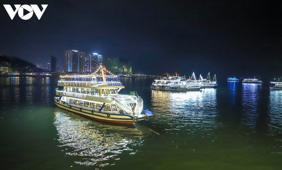quảng ninh cấm biển đối với tàu du lịch từ trưa nay 2 7 hình ảnh 1 quang ninh cam bien doi voi tau du lich tu trua nay 2 7 hinh anh 1