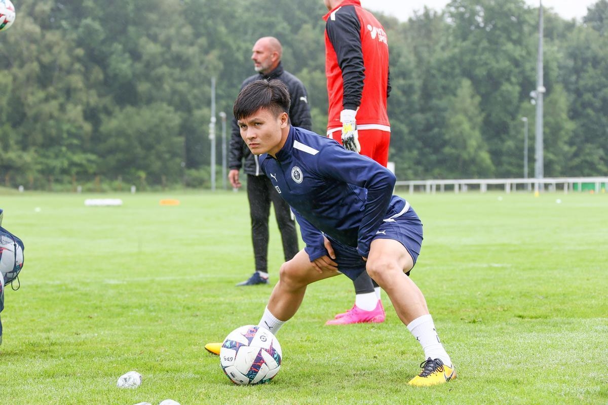 pau fc thực hiện điều chưa từng có để giúp quang hải hòa nhập tại pháp hình ảnh 1 pau fc thuc hien dieu chua tung co de giup quang hai hoa nhap tai phap hinh anh 1