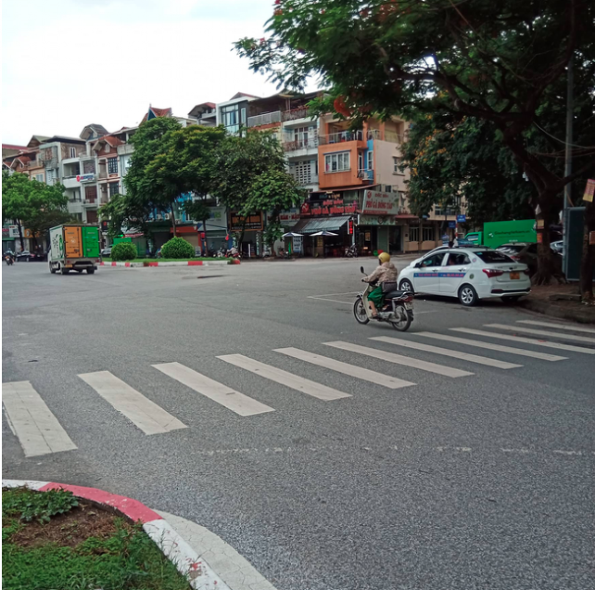  tai xe o to gay tai nan khien 1 nguoi di duong nguy kich roi bo chay hinh anh 2