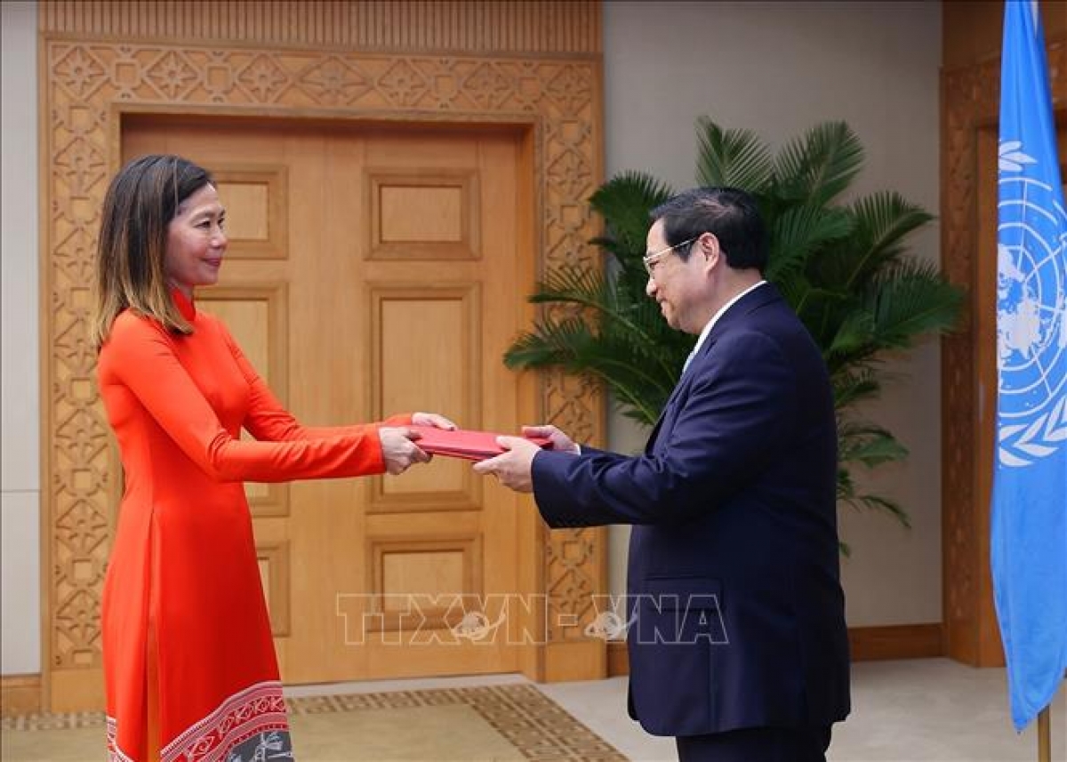 thủ tướng phạm minh chính tiếp điều phối viên thường trú lhq trình thư ủy nhiệm hình ảnh 1 thu tuong pham minh chinh tiep dieu phoi vien thuong tru lhq trinh thu uy nhiem hinh anh 1
