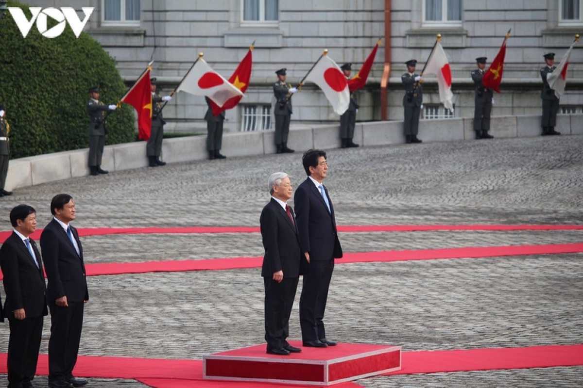 abe shinzo - vị thủ tướng yêu việt nam từ đáy lòng hình ảnh 1 abe shinzo - vi thu tuong yeu viet nam tu day long hinh anh 1