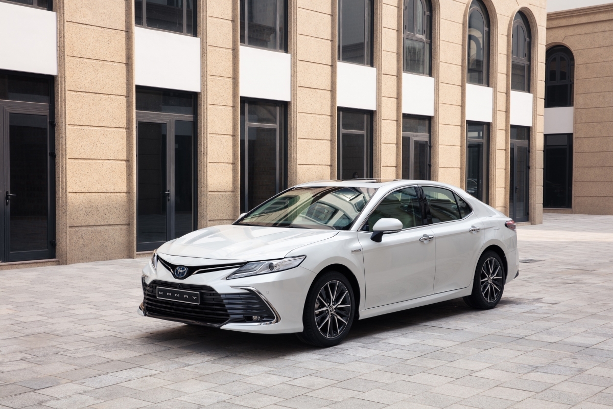 toyota camry dan dau doanh so phan khuc sedan hang d nua dau nam 2022 hinh anh 2