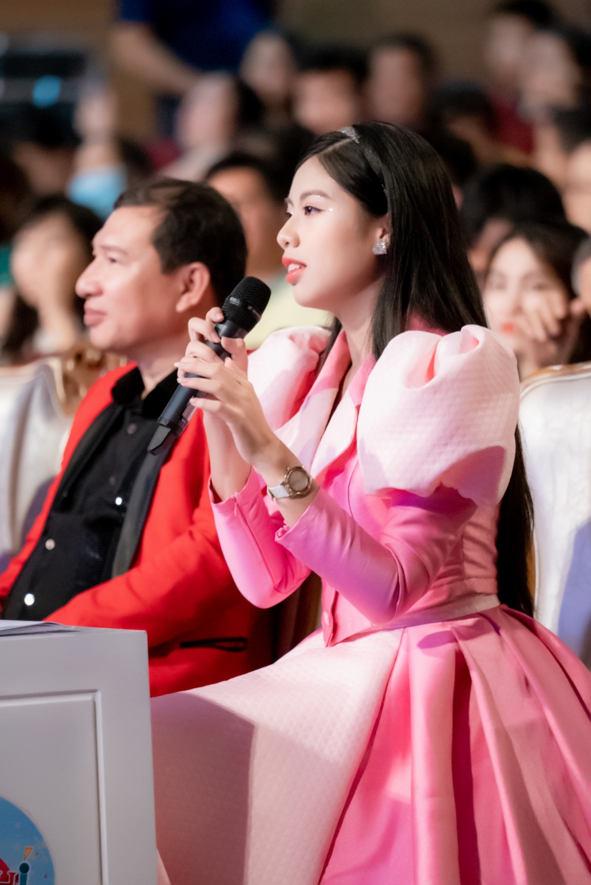miss teen gia han lan dau ngoi ghe nong cung nsUt quang thang, Do duy nam hinh anh 2