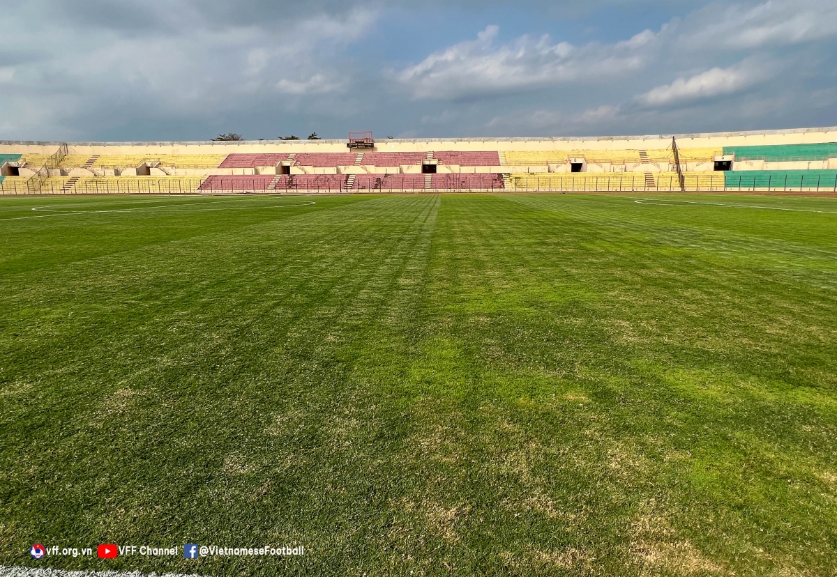 u16 việt nam phải thi đấu trên mặt sân xấu tại giải u16 Đông nam Á 2022 hình ảnh 1 u16 viet nam phai thi dau tren mat san xau tai giai u16 Dong nam A 2022 hinh anh 1