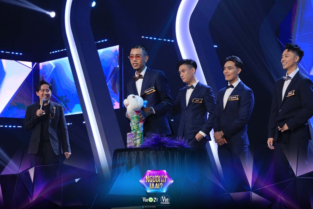  nguoi dep toc xu bi tran thanh can lai khi chot don chang dj den tu singapore hinh anh 4