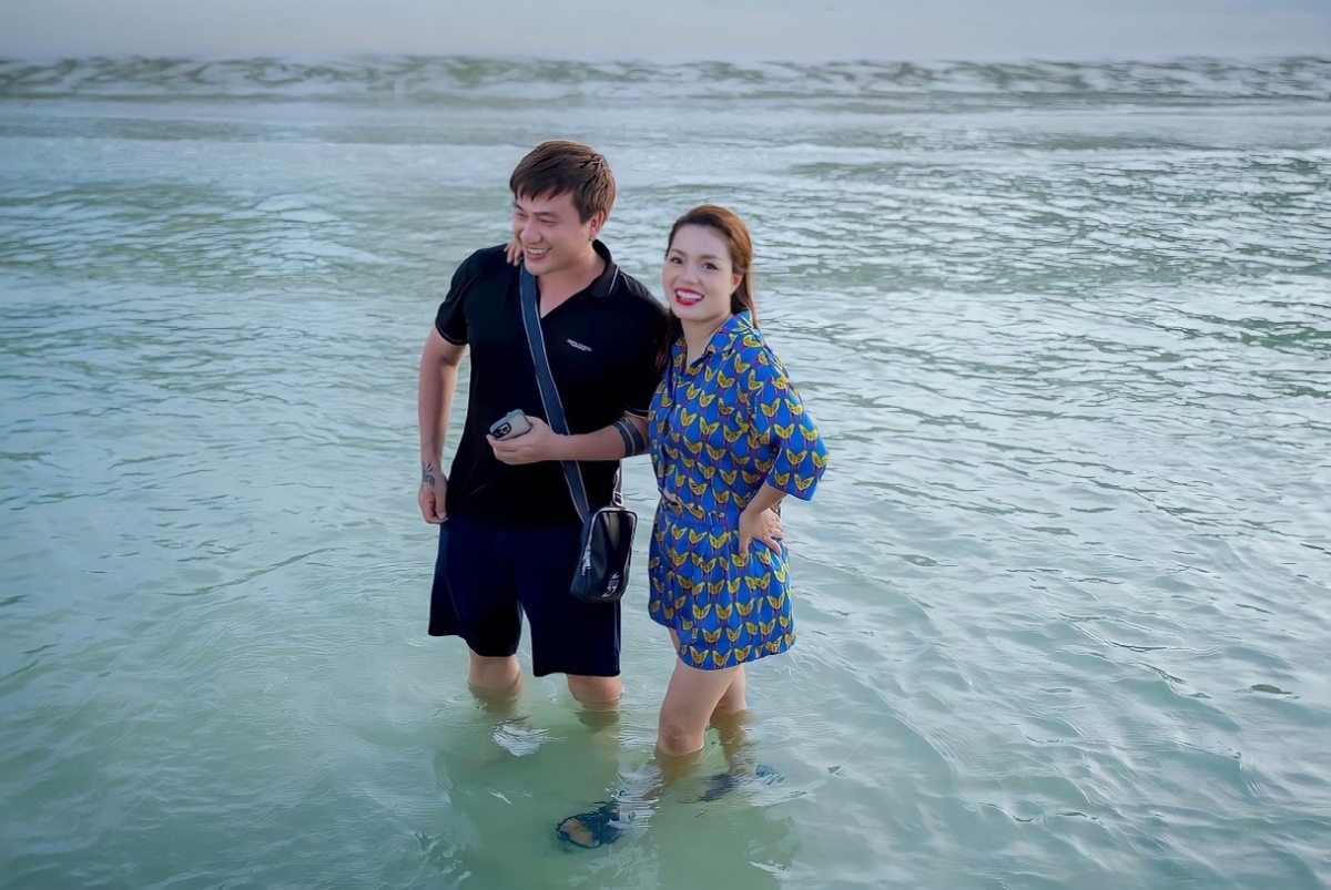 nguyen ngoc anh ra mat mv tinh yeu tan vo do chong viet tang hinh anh 3