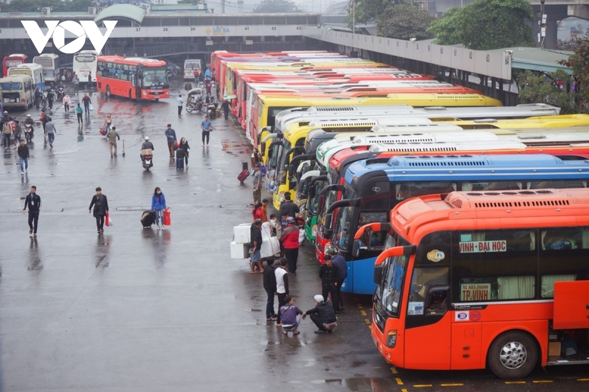 xang dau tang gia lien tuc, bo gtvt kien nghi giam phi, le phi van tai hinh anh 1