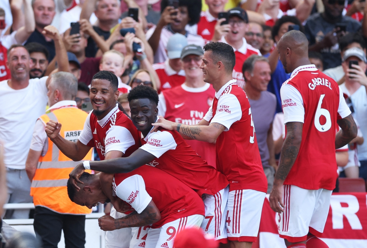 gabriel jesus thi dau len dong, arsenal ha guc leicester city hinh anh 12