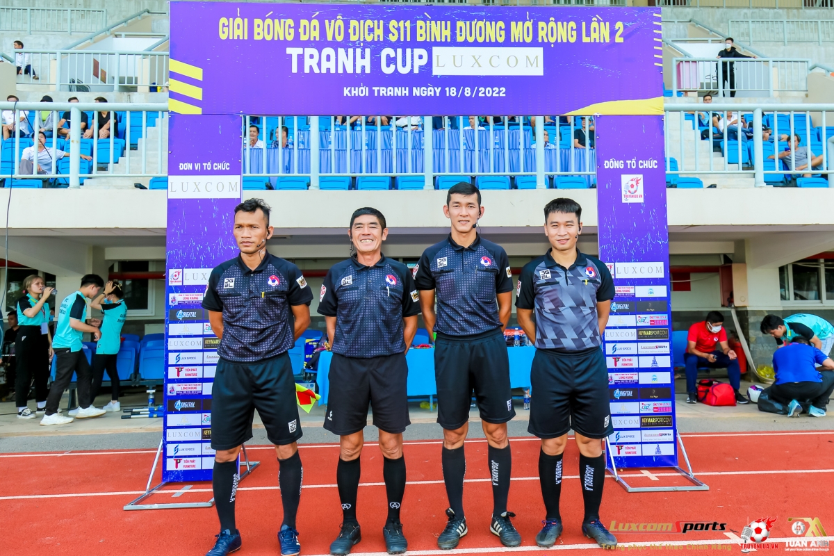 giai bong da phong trao luxcom cup 2022 danh 600 trieu dong lam tu thien hinh anh 3