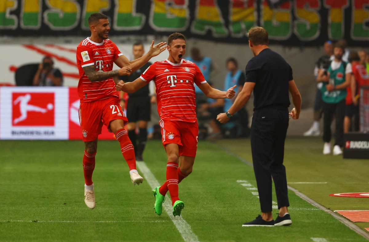 bayern munich danh tennis tren san frankfurt trong ngay khai mac bundesliga hinh anh 4