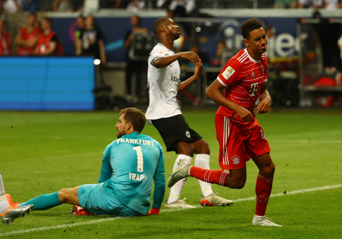 bayern munich danh tennis tren san frankfurt trong ngay khai mac bundesliga hinh anh 6