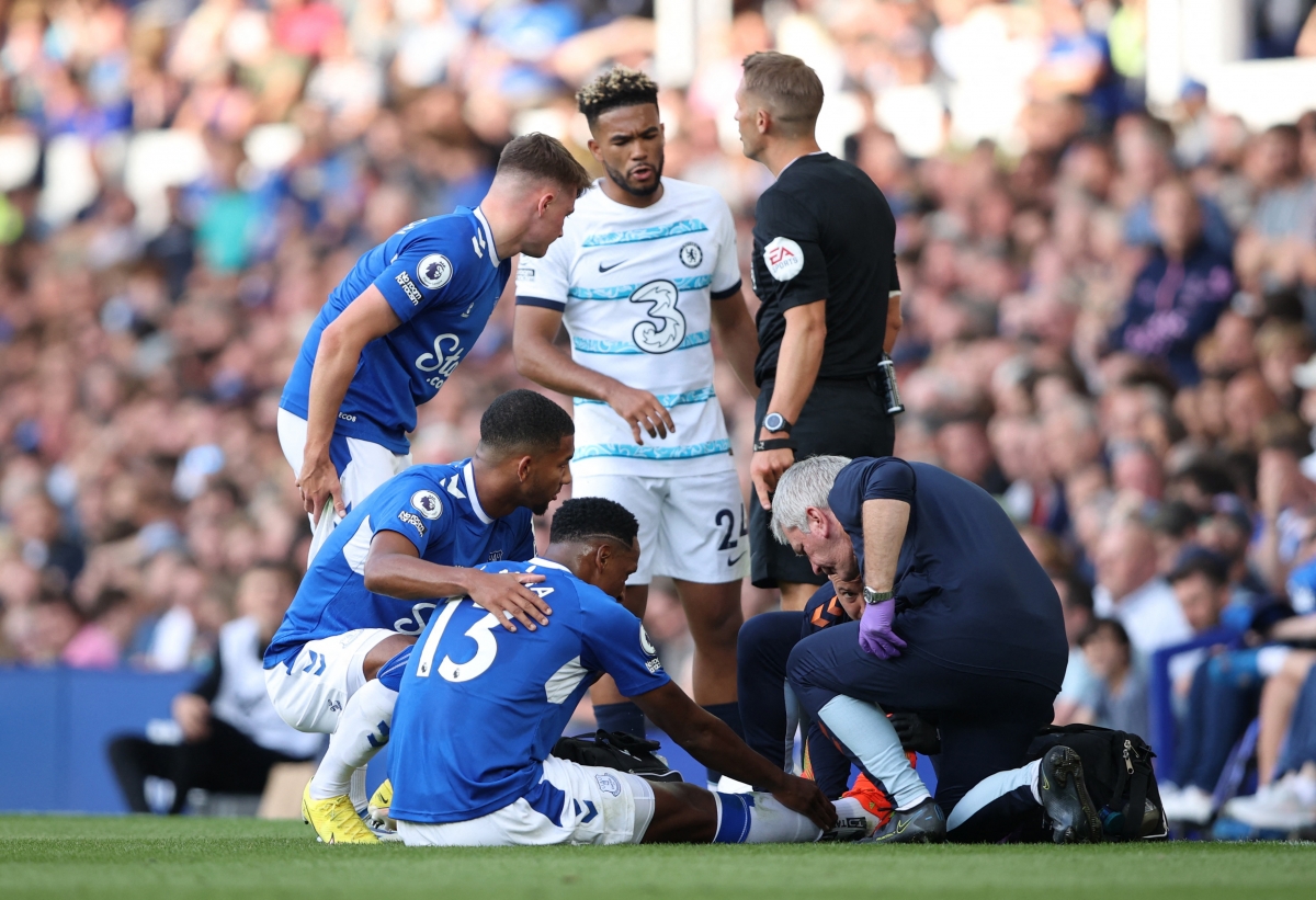 bom tan raheem sterling phung phi co hoi, chelsea nhoc nhan vuot ai everton hinh anh 8