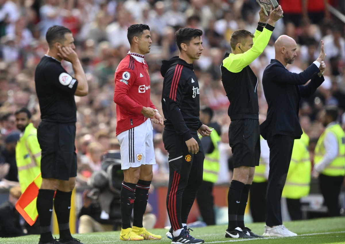 trUc tiEp mu 1 - 2 brighton ronaldo thap lua hi vong hinh anh 2