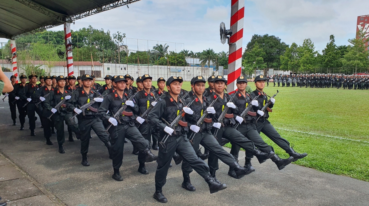 cong an tp.hcm ra mat trung doan canh sat co dong du bi chien dau hinh anh 2