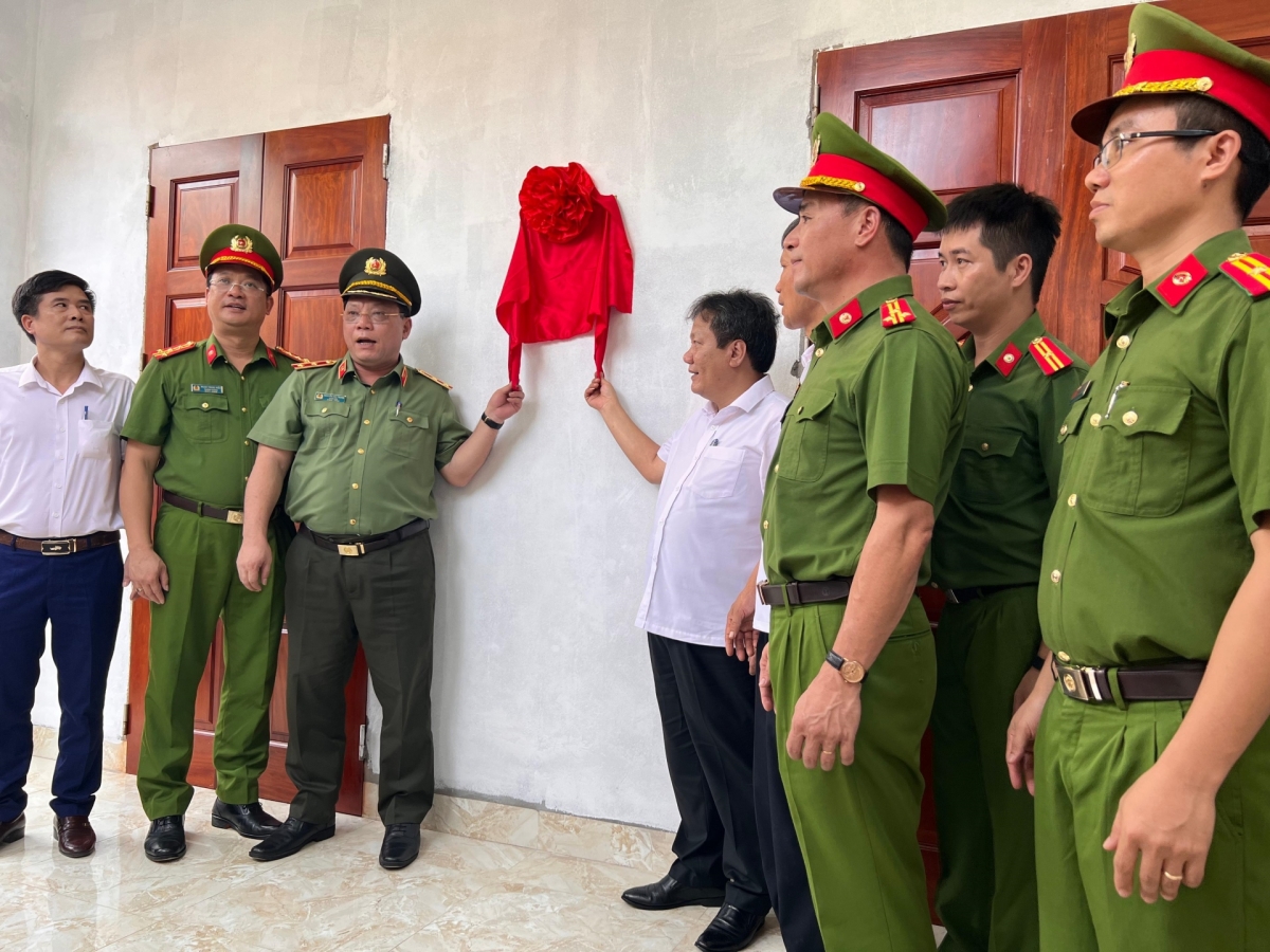 con toi, liet si, linh phong chay chua chay hinh anh 2