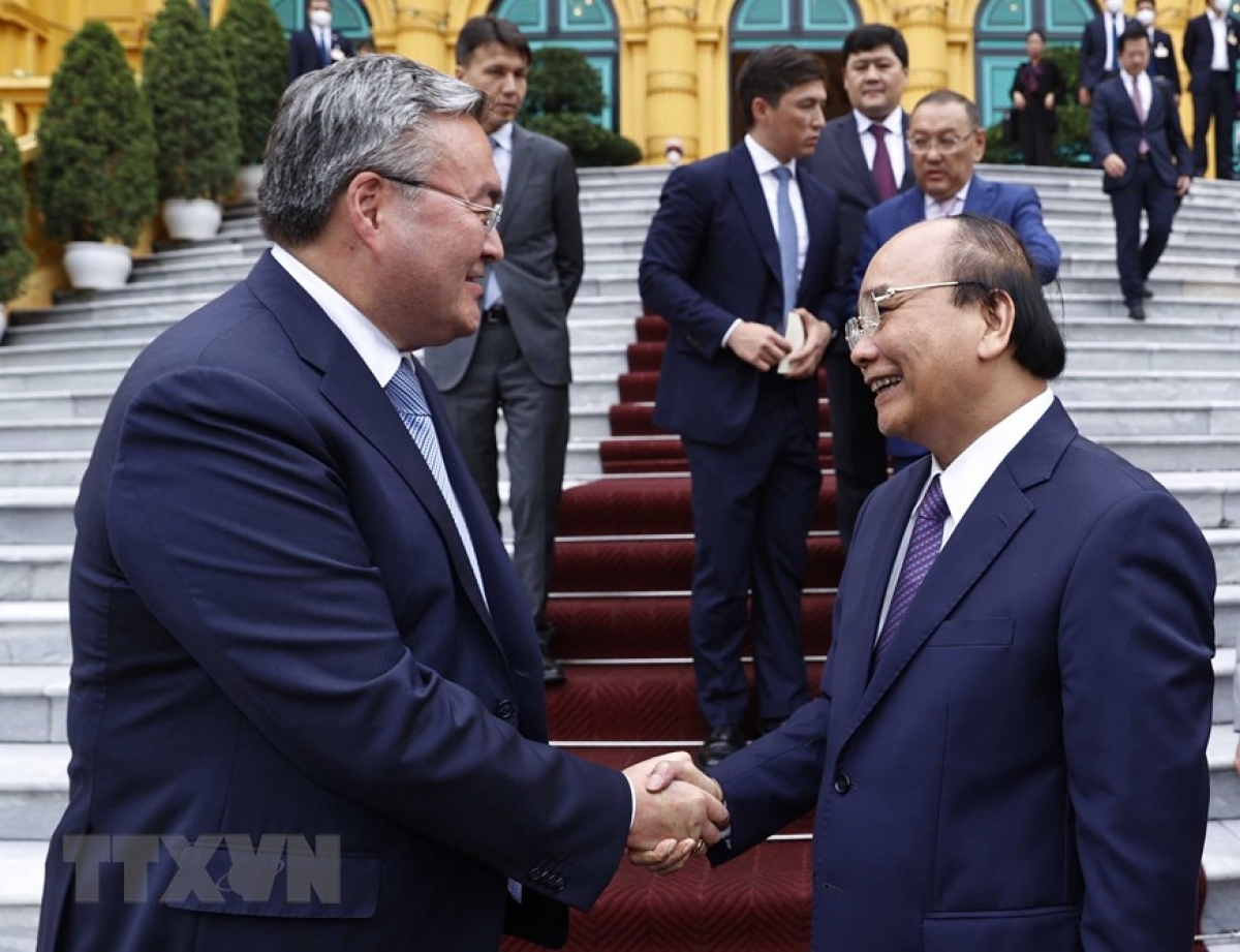 chủ tịch nước tiếp phó thủ tướng, bộ trưởng ngoại giao kazakhstan hình ảnh 1 chu tich nuoc tiep pho thu tuong, bo truong ngoai giao kazakhstan hinh anh 1