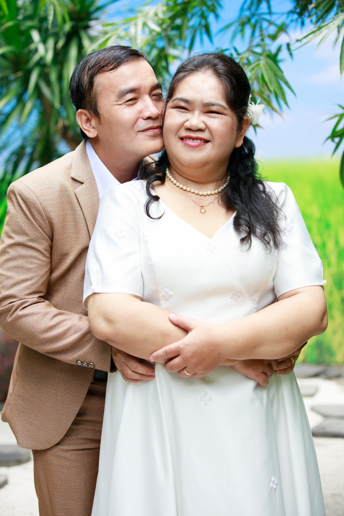 lần đầu hôn vợ, chồng khiếm thị khiến hồng vân cười ra nước mắt hình ảnh 1 lan dau hon vo, chong khiem thi khien hong van cuoi ra nuoc mat hinh anh 1