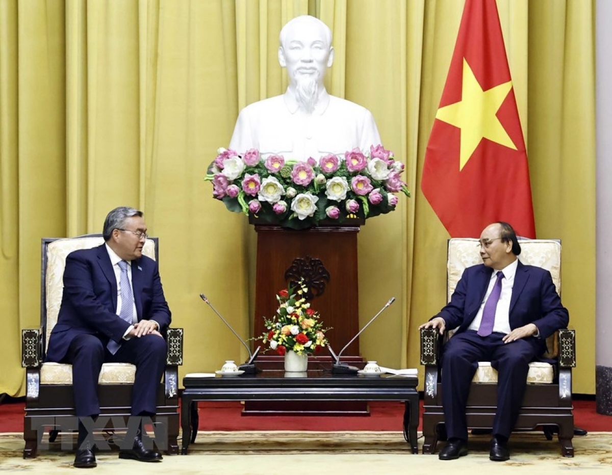 chu tich nuoc tiep pho thu tuong, bo truong ngoai giao kazakhstan hinh anh 3