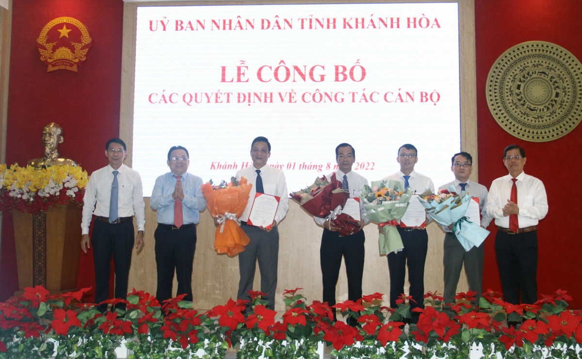 khánh hòa điều động, bổ nhiệm nhiều cán bộ chủ chốt hình ảnh 1 khanh hoa dieu dong, bo nhiem nhieu can bo chu chot hinh anh 1