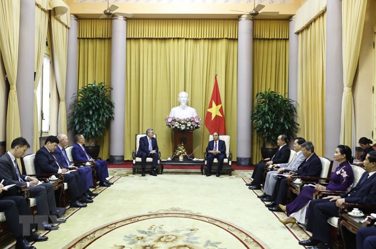 chu tich nuoc tiep pho thu tuong, bo truong ngoai giao kazakhstan hinh anh 4