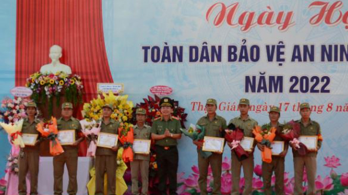 trưởng ban dân vận trung ương dự ngày hội toàn dân bảo vệ an ninh tổ quốc hình ảnh 1 truong ban dan van trung uong du ngay hoi toan dan bao ve an ninh to quoc hinh anh 1