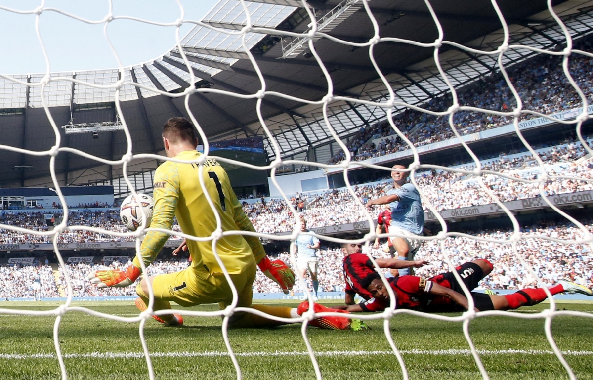 de bruyne ghi sieu pham, man city thang huy diet bournemouth hinh anh 10