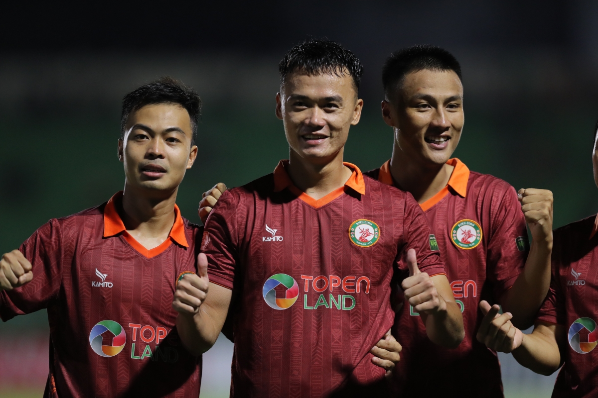 văn lâm chưa ra mắt bình Định, clb tp.hcm thắng trận derby hình ảnh 1 van lam chua ra mat binh Dinh, clb tp.hcm thang tran derby hinh anh 1