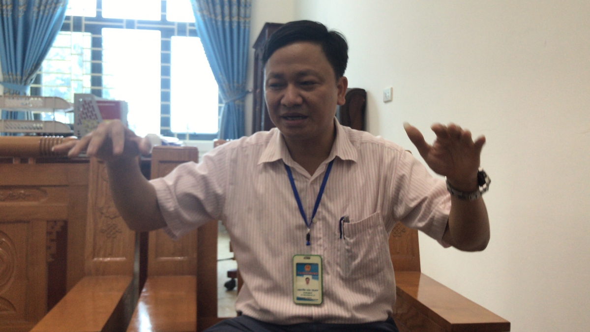 bi thu phuong ke lai giay phut cuu nhom chau nho duoi nuoc tren bien hinh anh 1