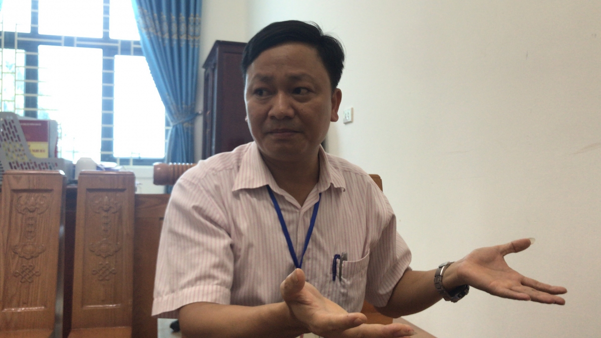 bi thu phuong ke lai giay phut cuu nhom chau nho duoi nuoc tren bien hinh anh 3