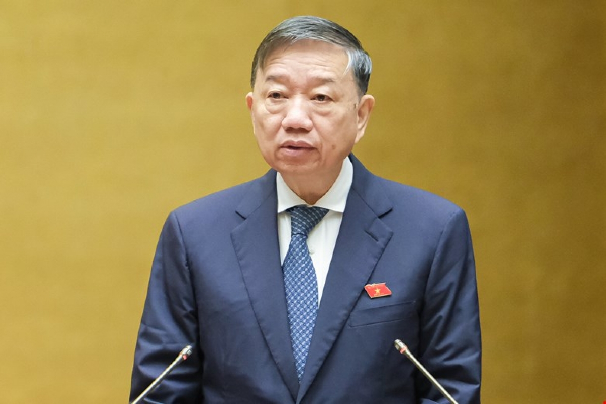 bộ trưởng công an tô lâm sẽ trả lời chất vấn về hộ chiếu mẫu mới và thẻ cccd hình ảnh 1 bo truong cong an to lam se tra loi chat van ve ho chieu mau moi va the cccd hinh anh 1