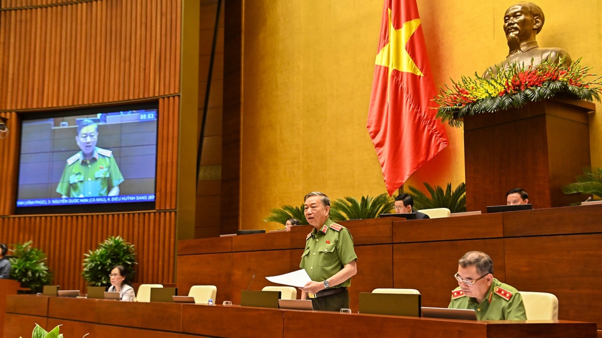 Dai bieu quoc hoi buc xuc ve tinh trang mao danh lanh dao tung tin sai su that hinh anh 2