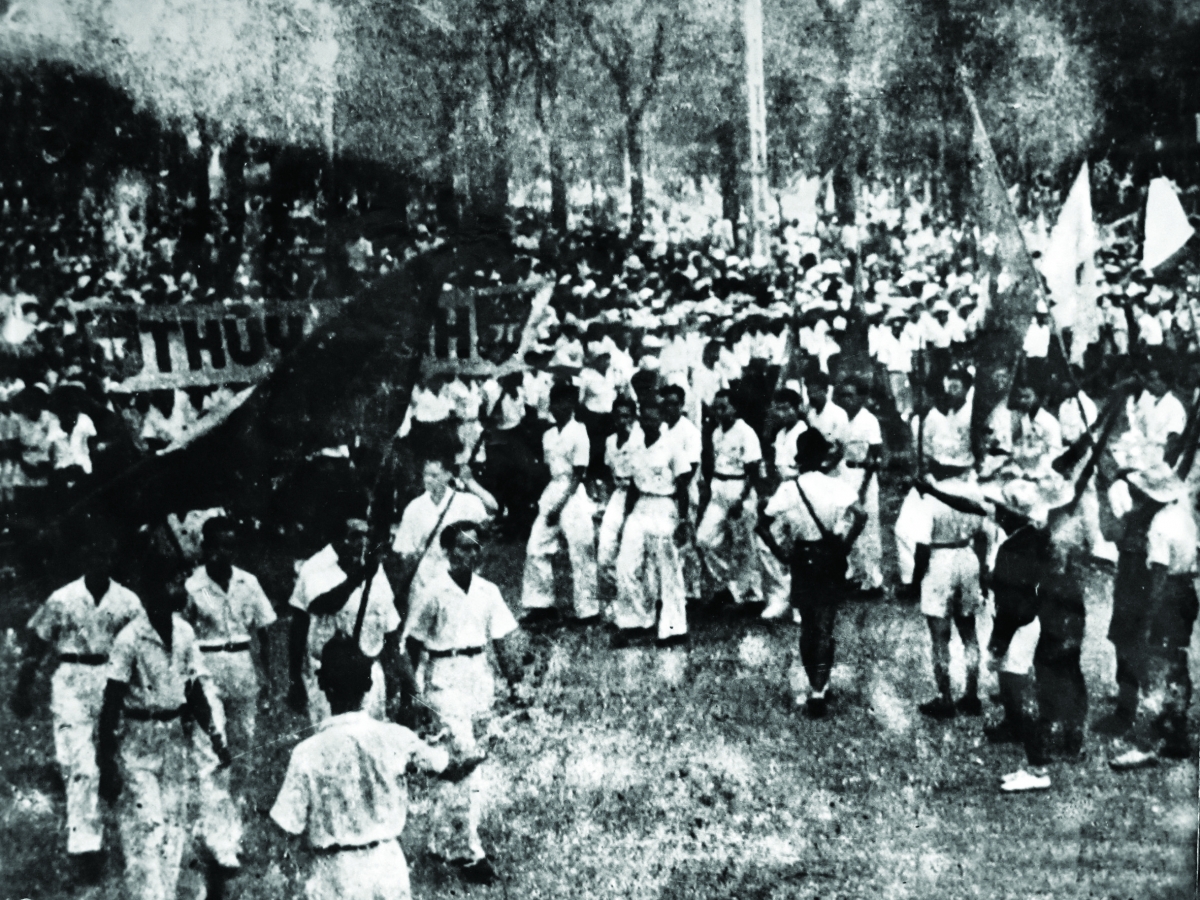 ca ch ma ng tha ng ta m o huế khí thế những ngày mùa thu lịch sử hình ảnh 1 ca ch ma ng tha ng ta m o hue khi the nhung ngay mua thu lich su hinh anh 1
