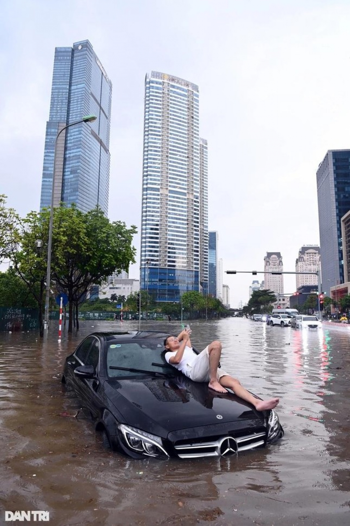tai sao khu vuc toa nha keangnam tro thanh diem den ngap ung o ha noi hinh anh 1