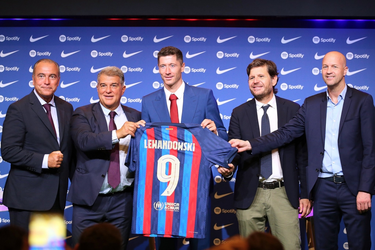 chuyển nhượng 6 8 barca chưa thể đăng ký 5 tân binh, mu làm khó ronaldo hình ảnh 1 chuyen nhuong 6 8 barca chua the dang ky 5 tan binh, mu lam kho ronaldo hinh anh 1