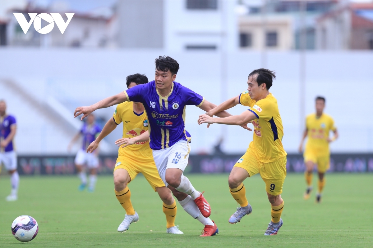 văn quyết - tuấn hải rực sáng, hà nội fc đả bại hagl để củng cố ngôi đầu v-league hình ảnh 1 van quyet - tuan hai ruc sang, ha noi fc da bai hagl de cung co ngoi dau v-league hinh anh 1