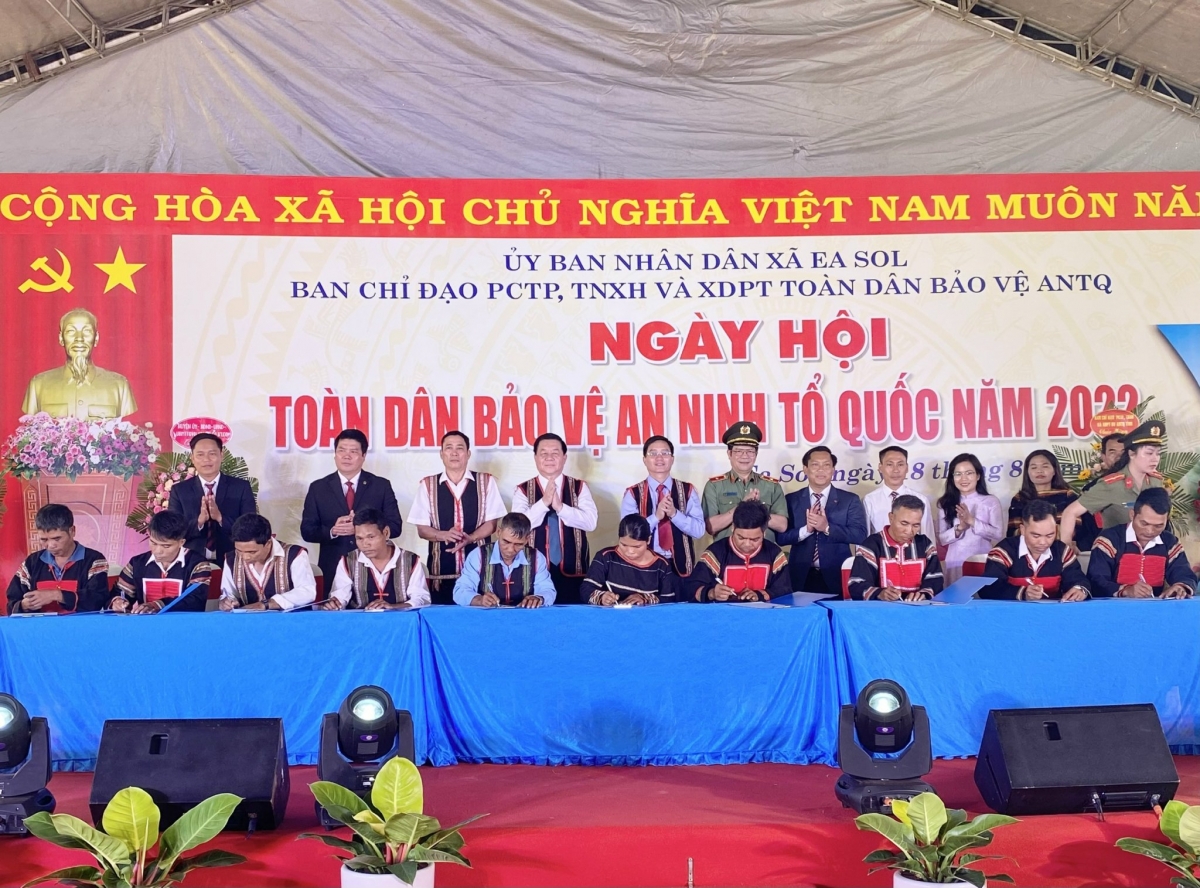 truong ban tuyen giao trung uong du ngay hoi toan dan bao ve to quoc hinh anh 2