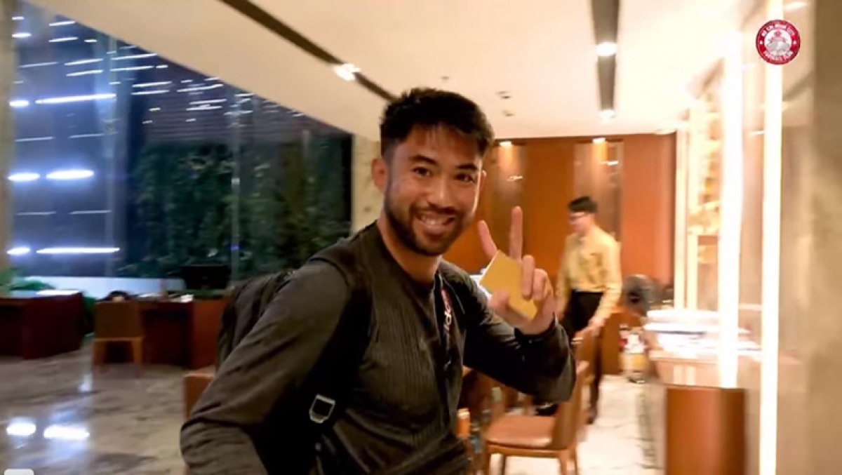 lee nguyễn về tới việt nam, có thể ra sân ở v-league cuối tuần này hình ảnh 1 lee nguyen ve toi viet nam, co the ra san o v-league cuoi tuan nay hinh anh 1