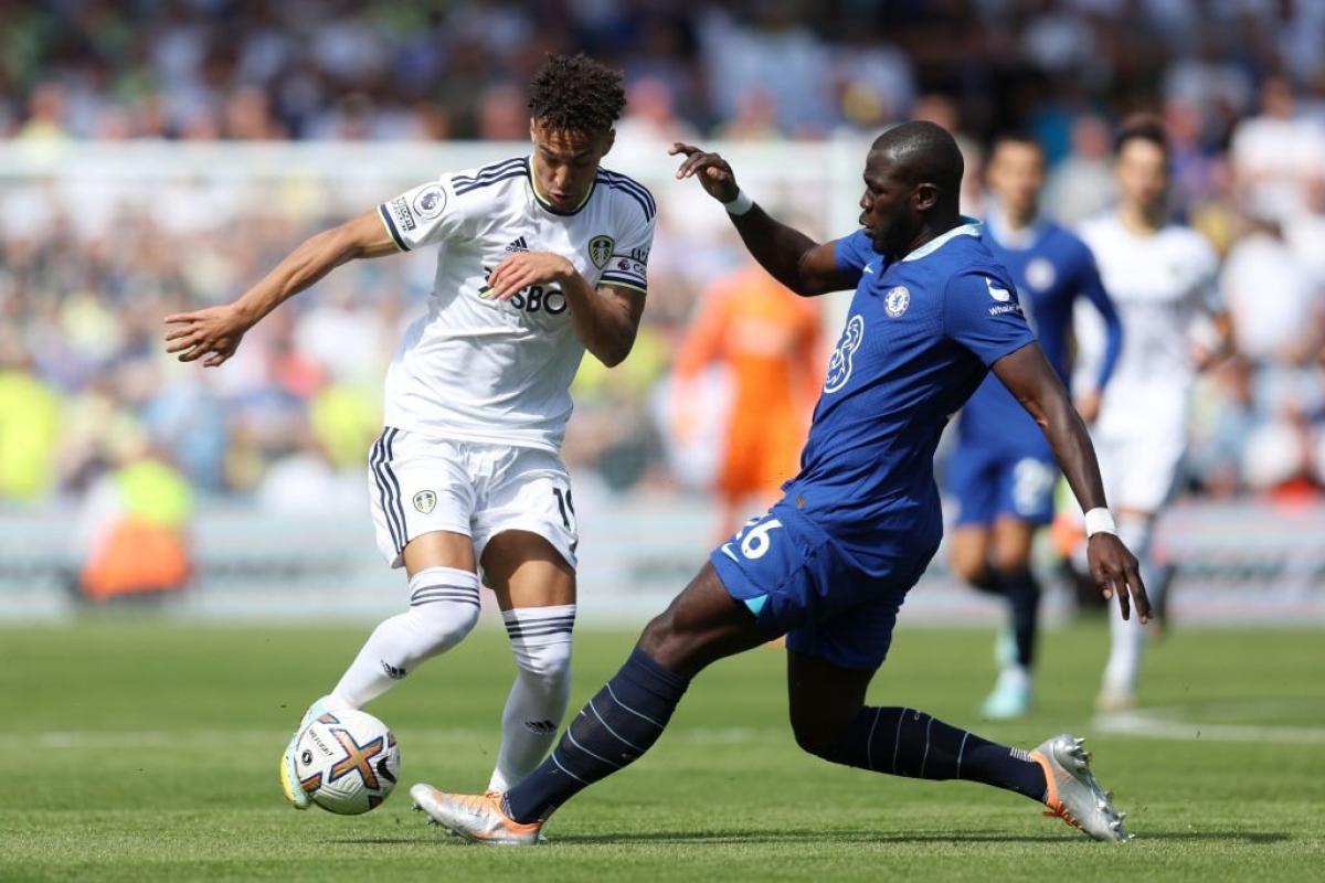 mendy mac sai lam, koulibaly linh the do, chelsea tham bai truoc leeds hinh anh 11