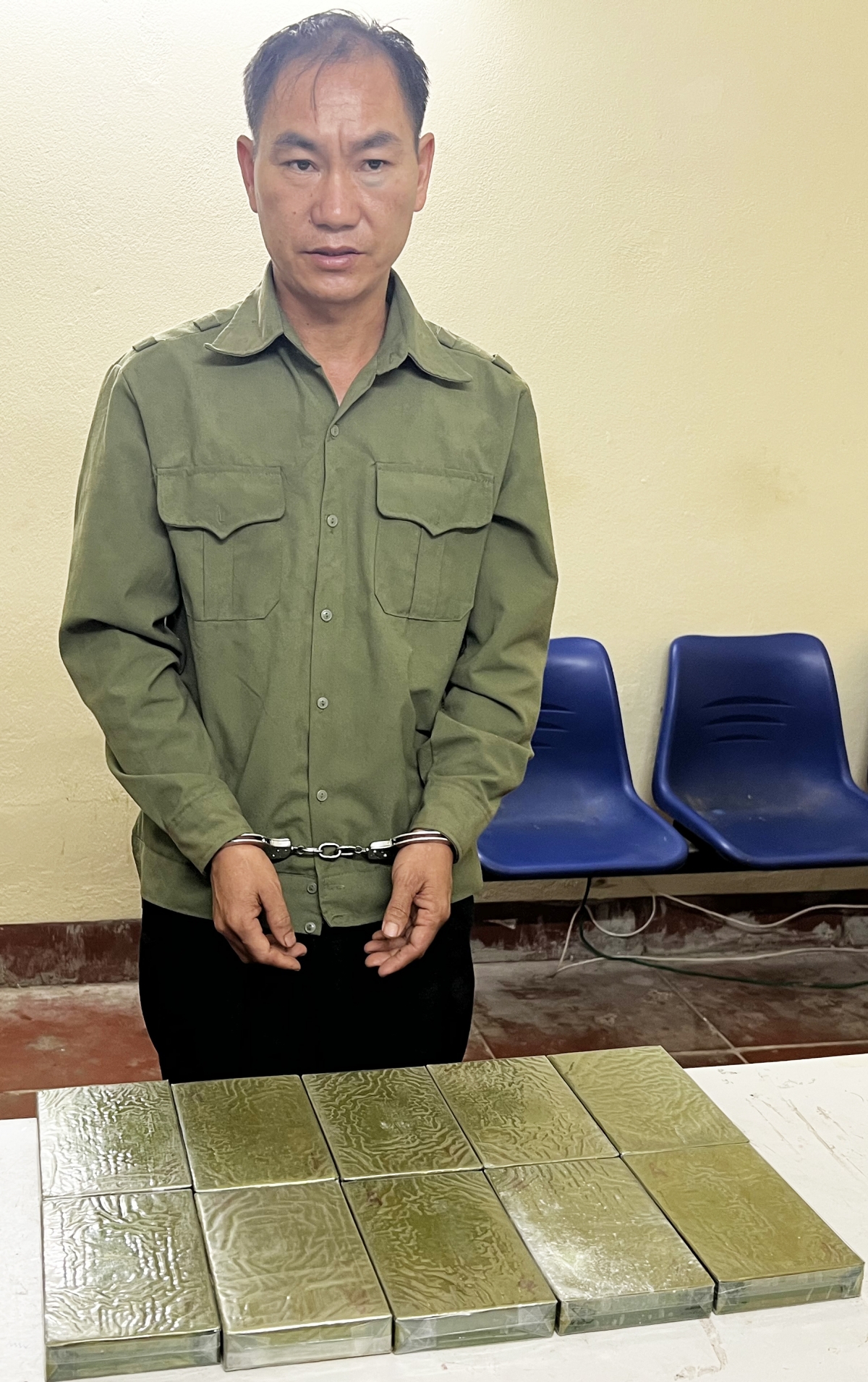 lên biên giới mua 10 bánh heroin về bán kiếm lời hình ảnh 1 len bien gioi mua 10 banh heroin ve ban kiem loi hinh anh 1