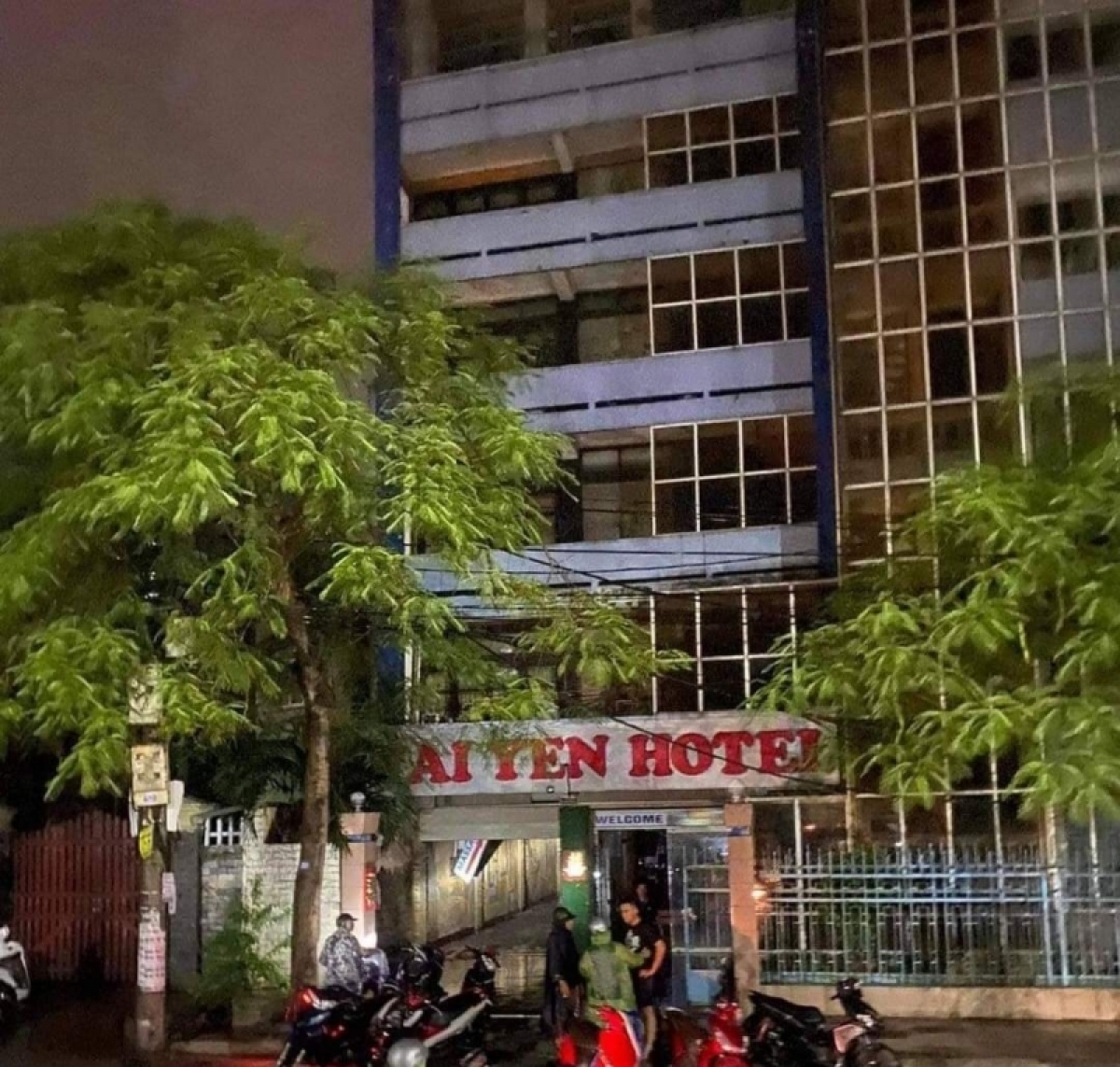 nha 6 tang o hai phong bat ngo do sap trong dem hinh anh 1