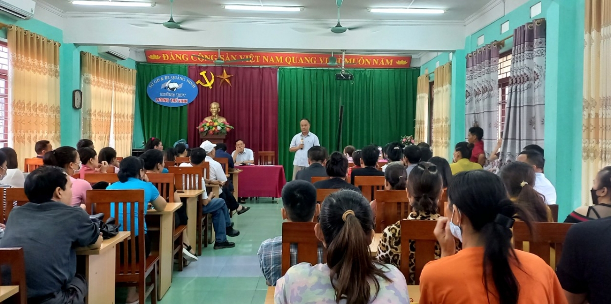 135 học sinh lớp 10 bị trả hồ sơ... đã được nhận học trở lại hình ảnh 1 135 hoc sinh lop 10 bi tra ho so... da duoc nhan hoc tro lai hinh anh 1