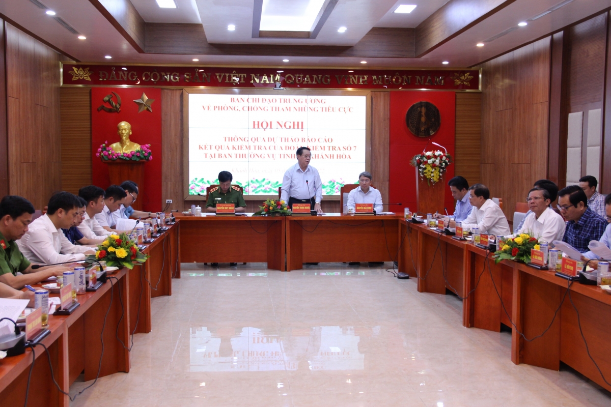 Ong nguyen trong nghia lam viec voi ban thuong vu tinh uy khanh hoa hinh anh 2